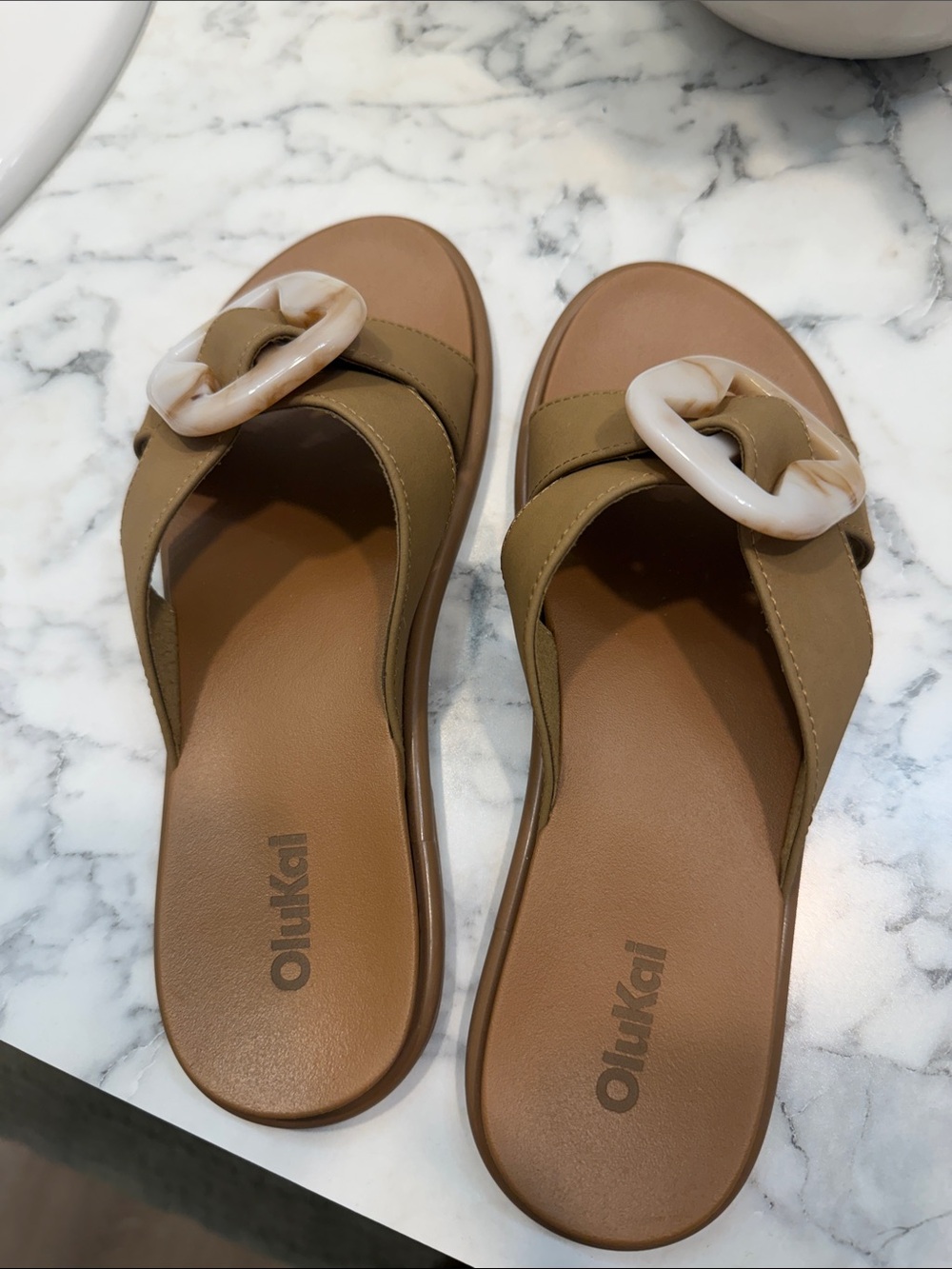OluKai Women's Tan Slide Sandals with Marbled Cream Buckle